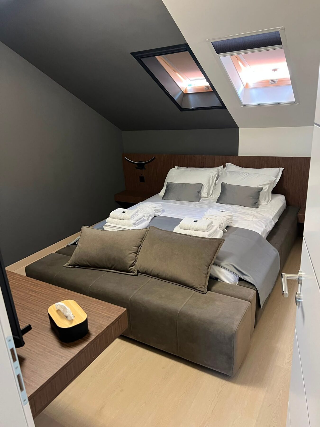 Apartman 2 · Spavaća soba na spratu kod dnevne