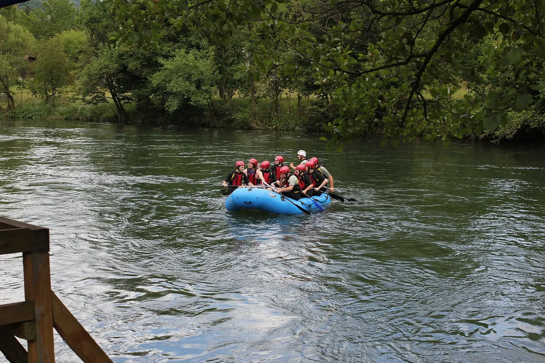 Rafting na brzacima Vrbasa uzvodno od Banje Luke